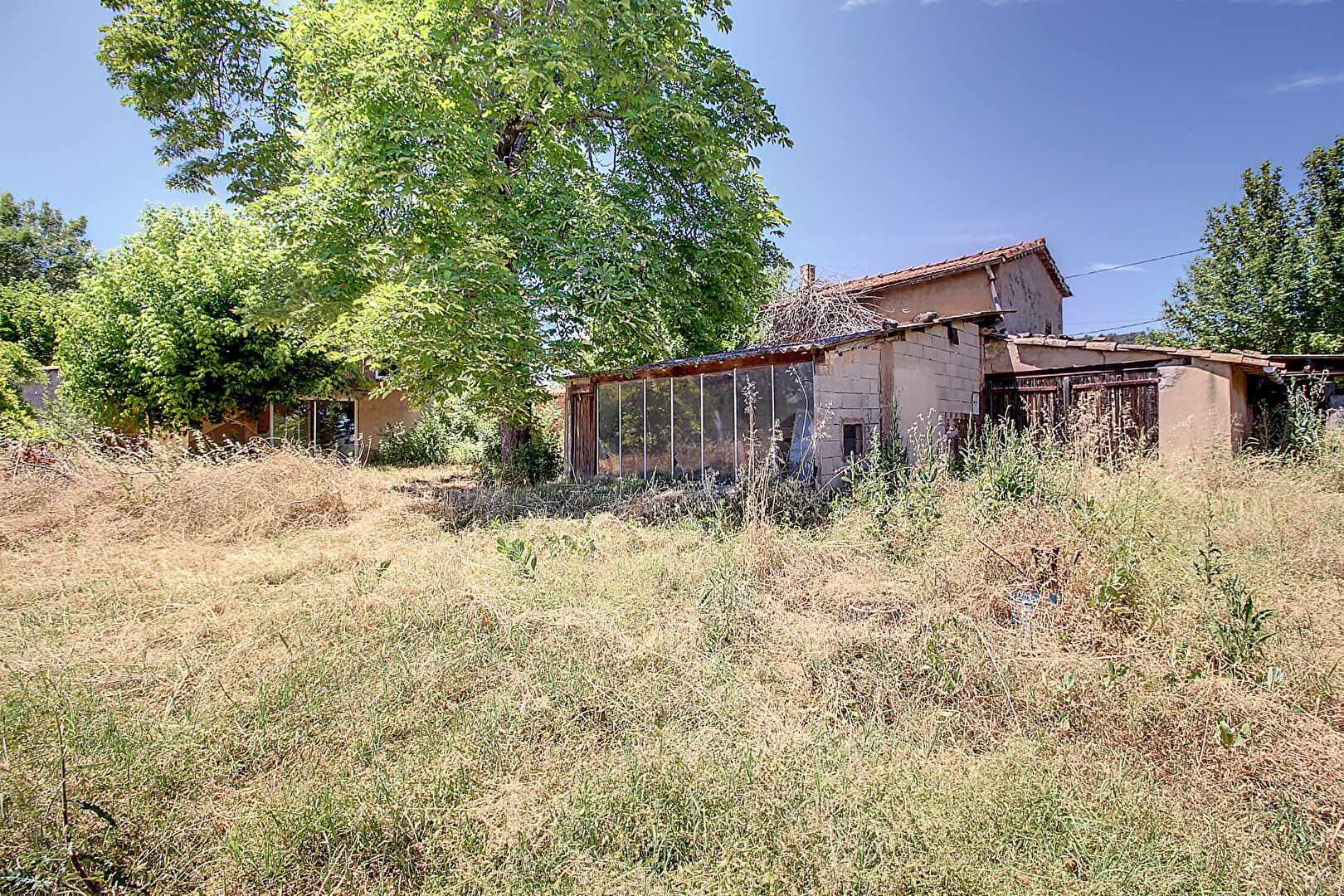 A VENDRE Maisons de Hameau - 250 m² - à rénover - terrain 4067m²
