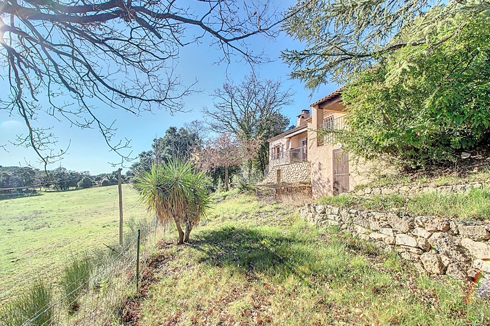A VENDRE EN EXCLUSIVITE  Maison TOURTOUR 5 pièces 98m2 avec une vue splendide sur un terrain de 1072m2