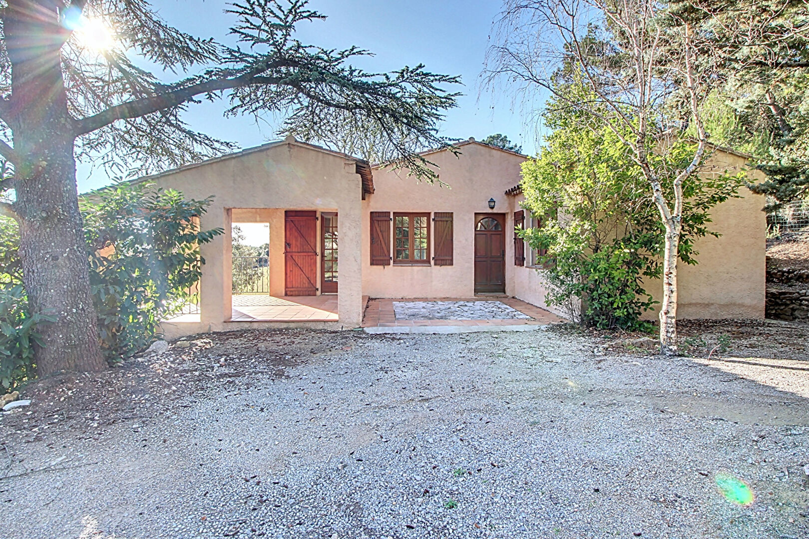 A VENDRE EN EXCLUSIVITE  Maison TOURTOUR 5 pièces 98m2 avec une vue splendide sur un terrain de 1072m2