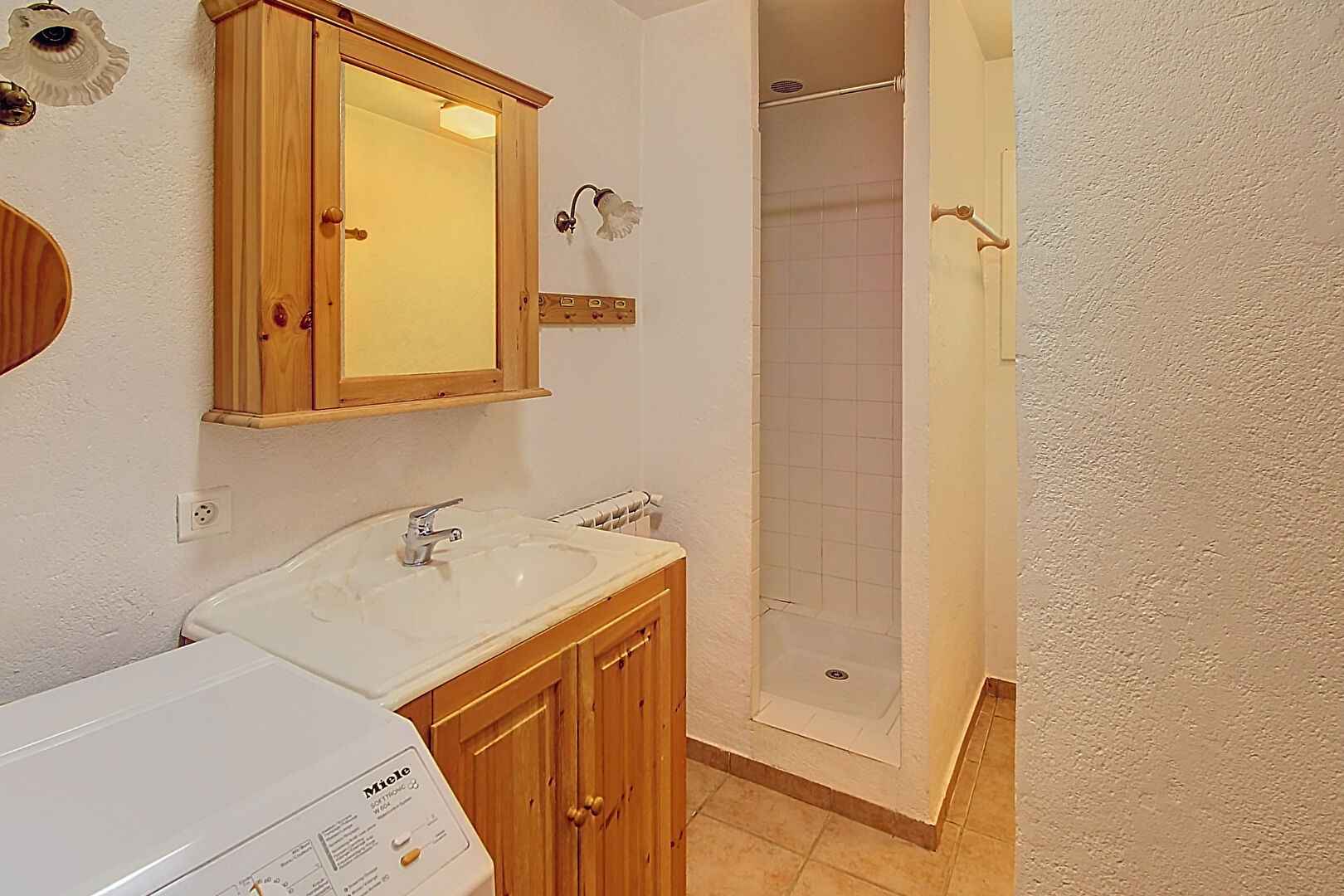 A VENDRE EN EXCLUSIVITE  Maison TOURTOUR 5 pièces 98m2 avec une vue splendide sur un terrain de 1072m2