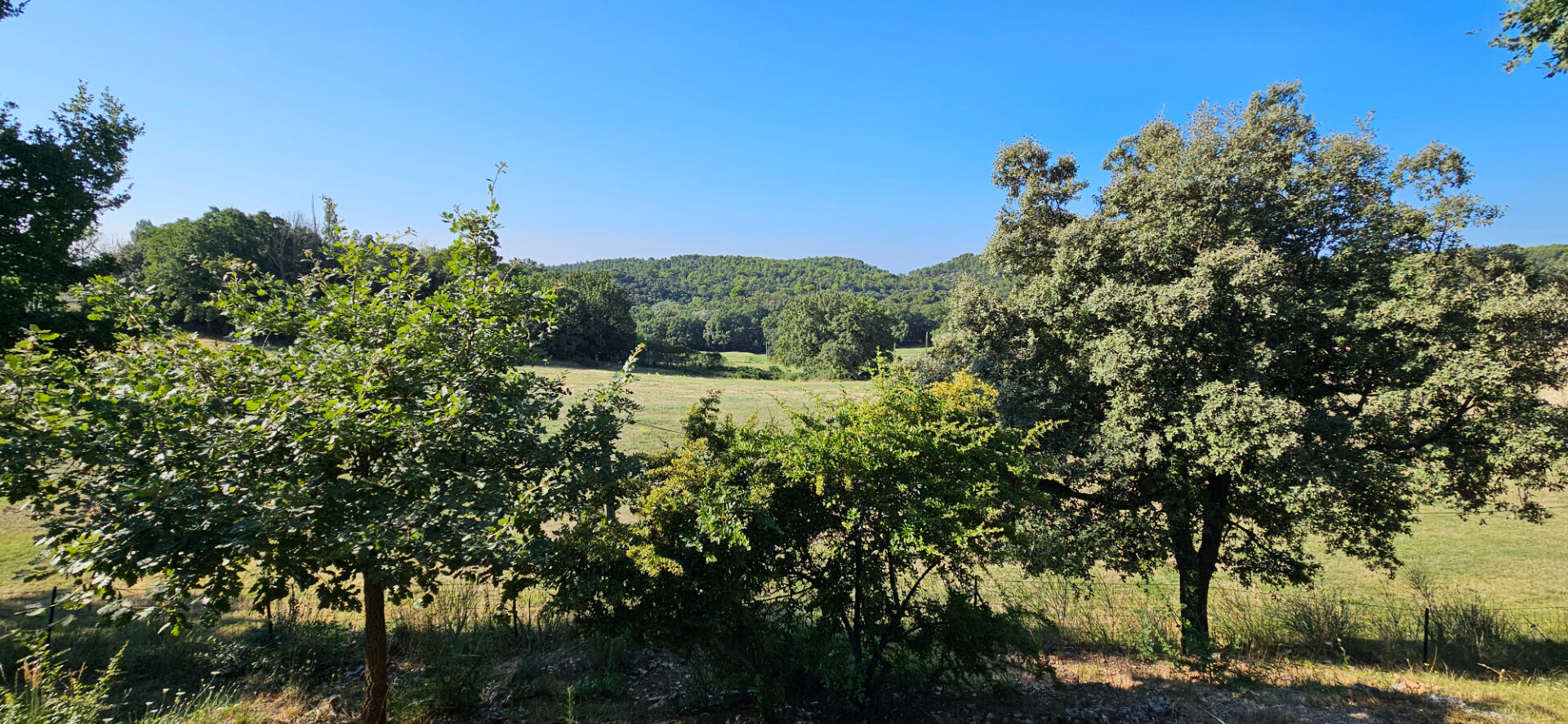 A VENDRE EN EXCLUSIVITE  Maison TOURTOUR 5 pièces 98m2 avec une vue splendide sur un terrain de 1072m2