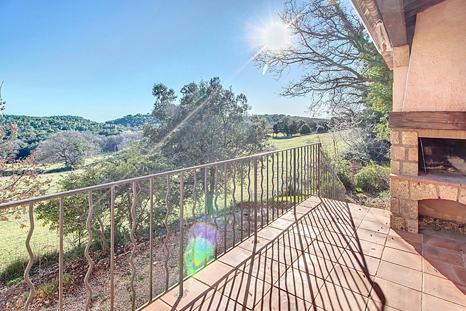 A VENDRE EN EXCLUSIVITE  Maison TOURTOUR 5 pièces 98m2 avec une vue splendide sur un terrain de 1072m2