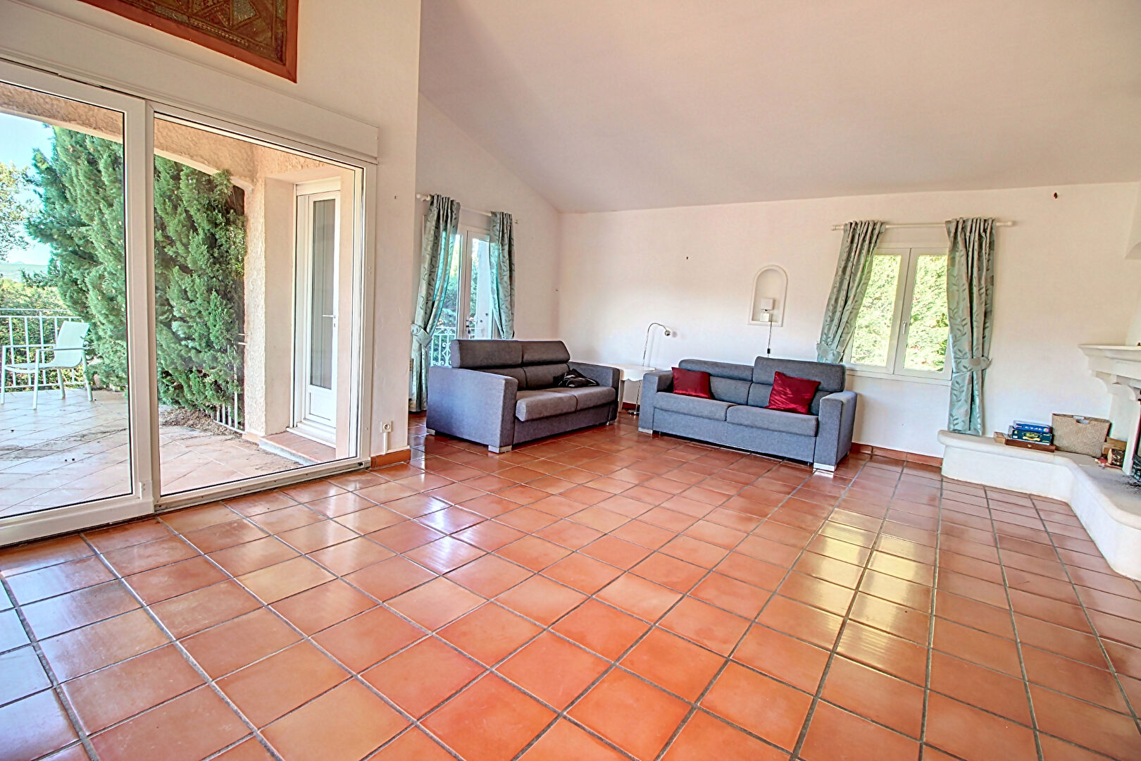A VENDRE VILLECROZE - Maison 110m² sur un terrain d'environ 3000m² - VUE DEGAGEE