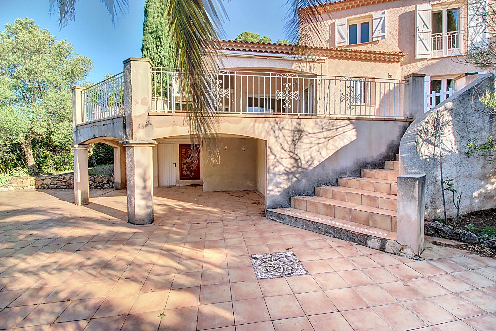A VENDRE VILLECROZE - Maison 110m² sur un terrain d'environ 3000m² - VUE DEGAGEE