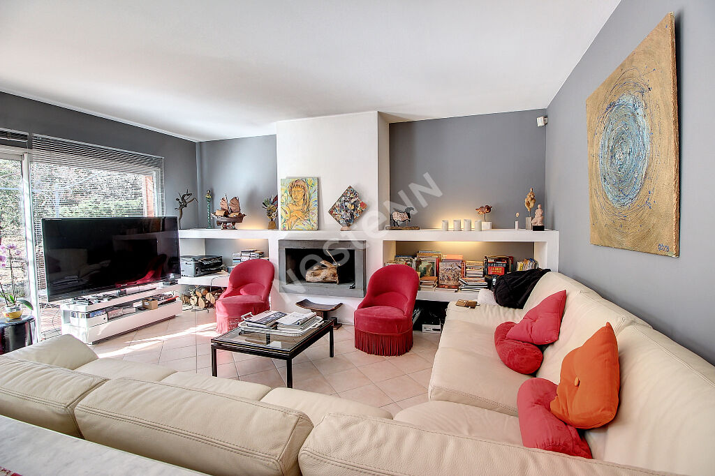 A VENDRE TOURTOUR Maison avec dépendance et piscine sur terrain de 1732 m²