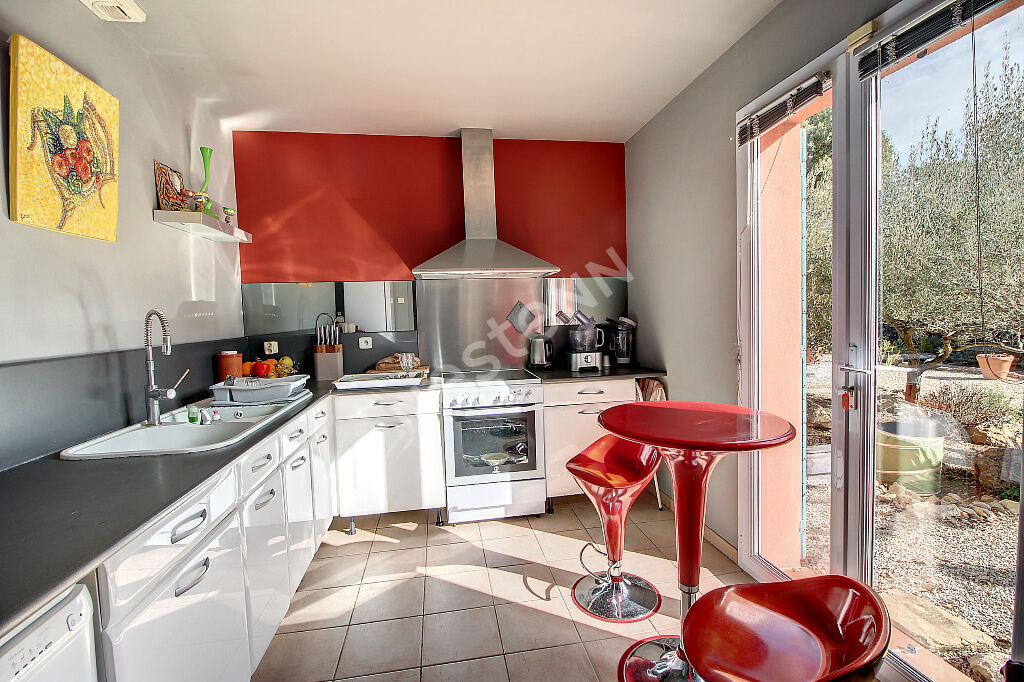 A VENDRE TOURTOUR Maison avec dépendance et piscine sur terrain de 1732 m²