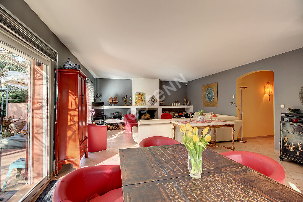 A VENDRE TOURTOUR Maison avec dépendance et piscine sur terrain de 1732 m²