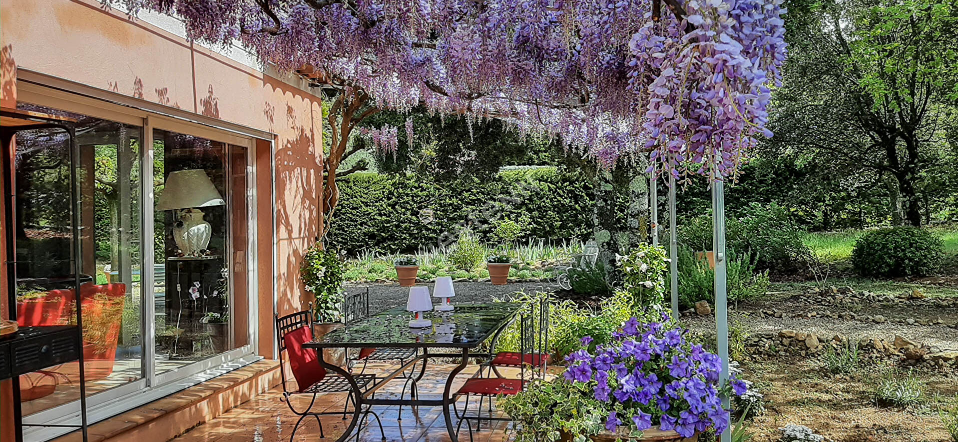 A VENDRE TOURTOUR Maison avec dépendance et piscine sur terrain de 1732 m²