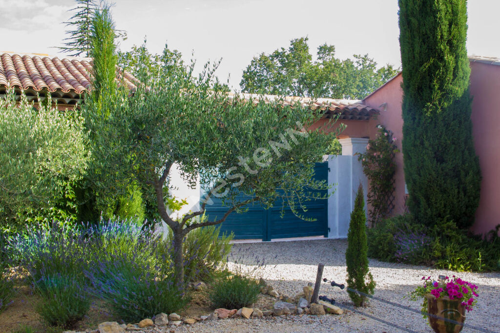 A VENDRE TOURTOUR Maison avec dépendance et piscine sur terrain de 1732 m²