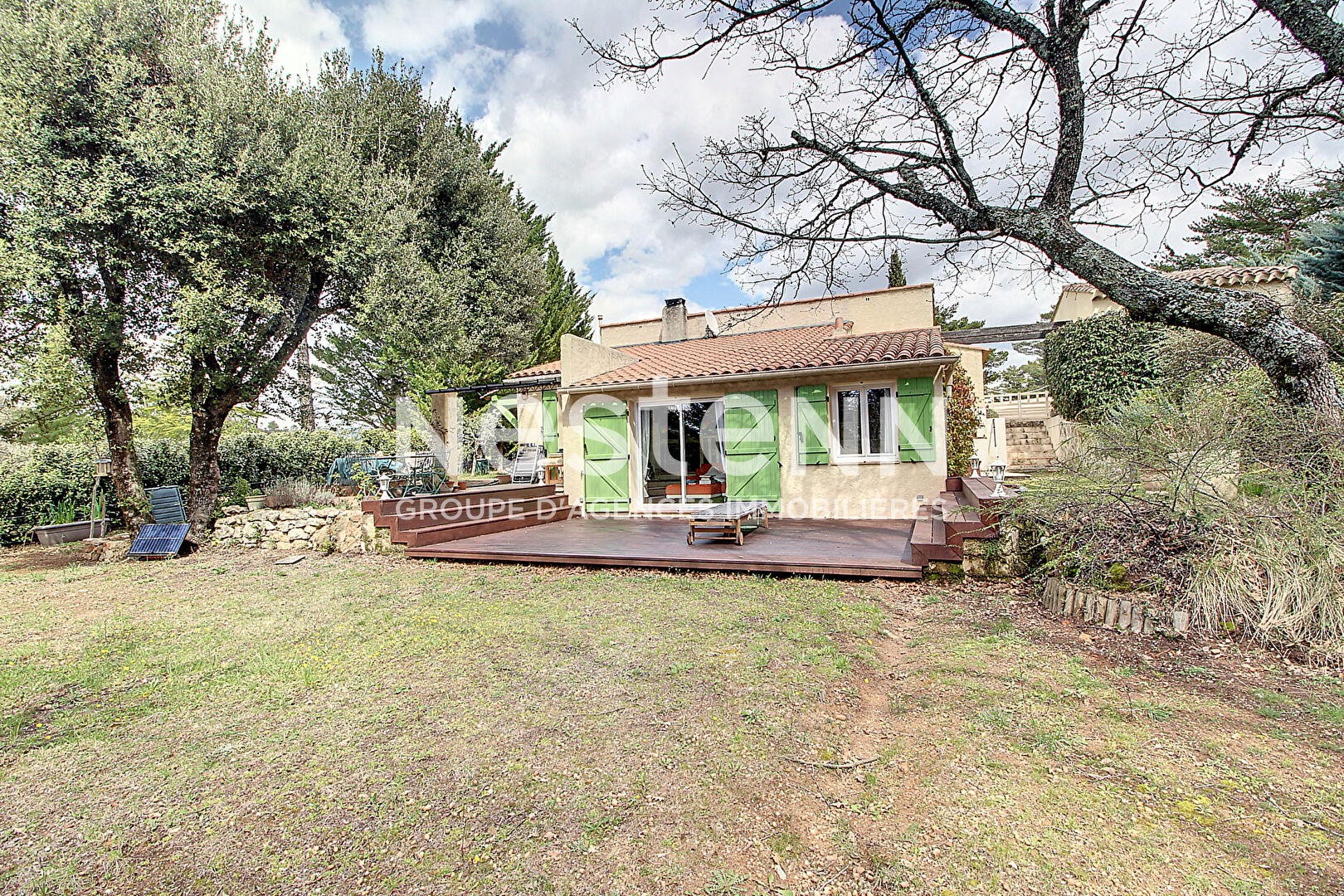 TOURTOUR Villa 2 chambres sur 1000 m² de terrain