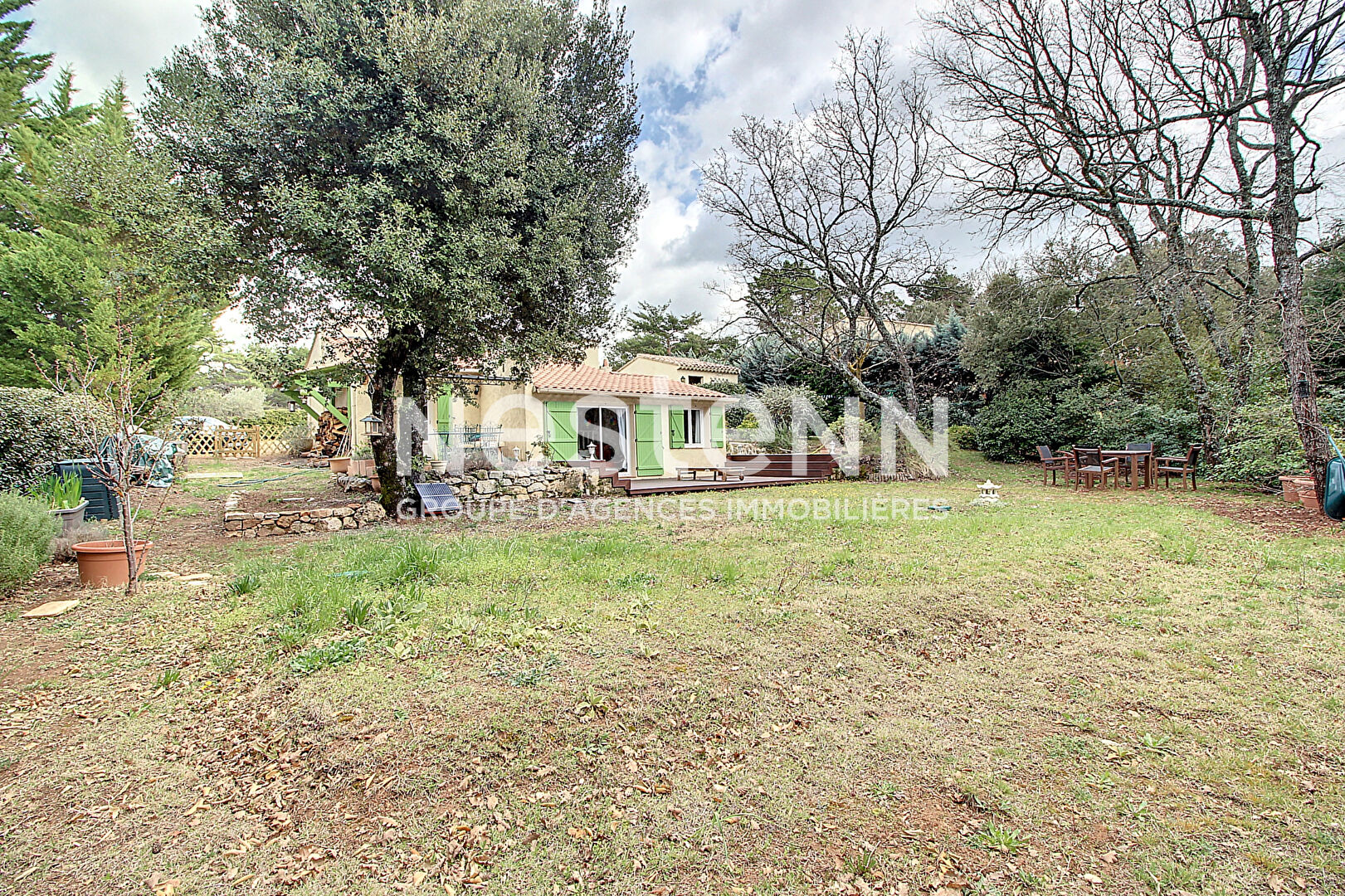 TOURTOUR Villa 2 chambres sur 1000 m² de terrain