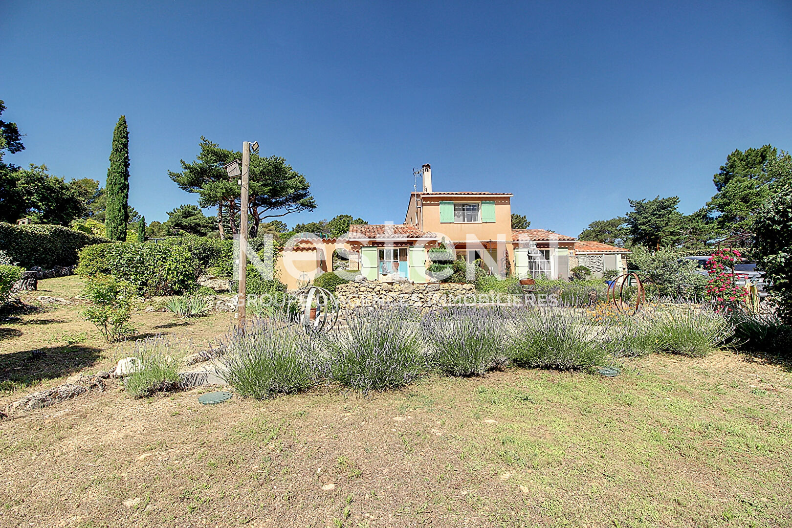 A VENDRE TOURTOUR - Maison 4 chambres 128 m² avec PISCINE sur un terrain de 1500 m² CLOS