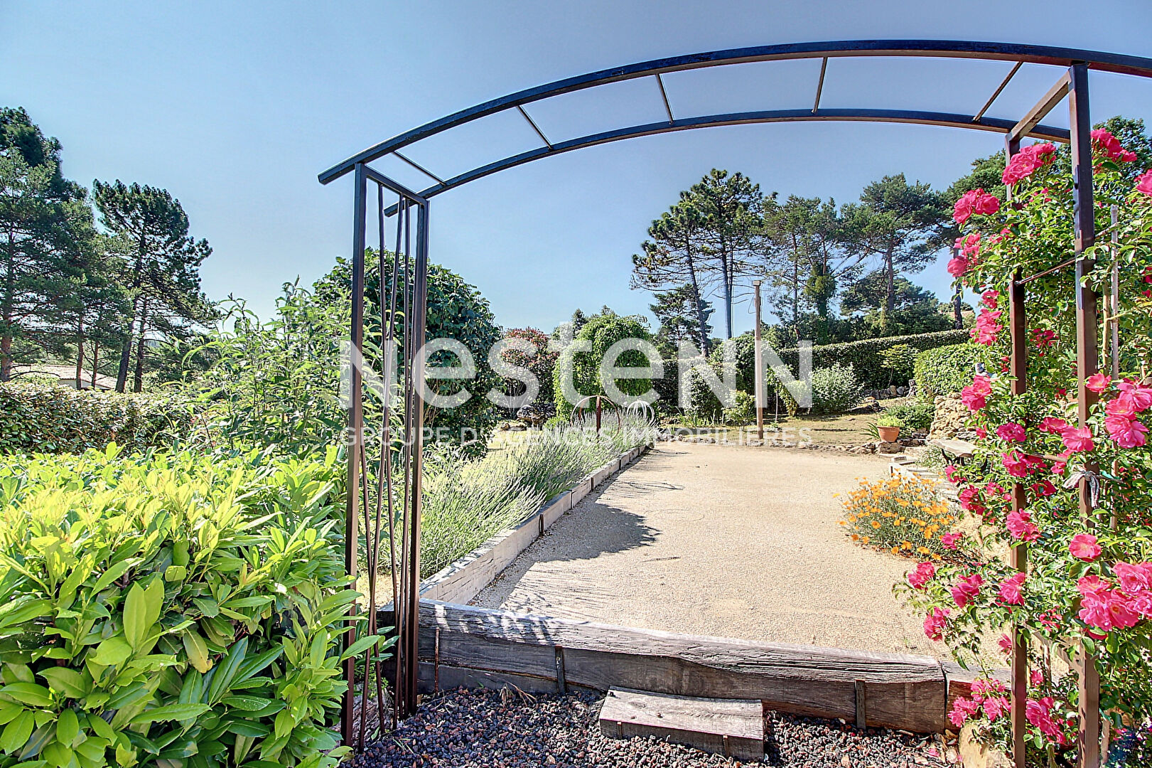 A VENDRE TOURTOUR - Maison 4 chambres 128 m² avec PISCINE sur un terrain de 1500 m² CLOS