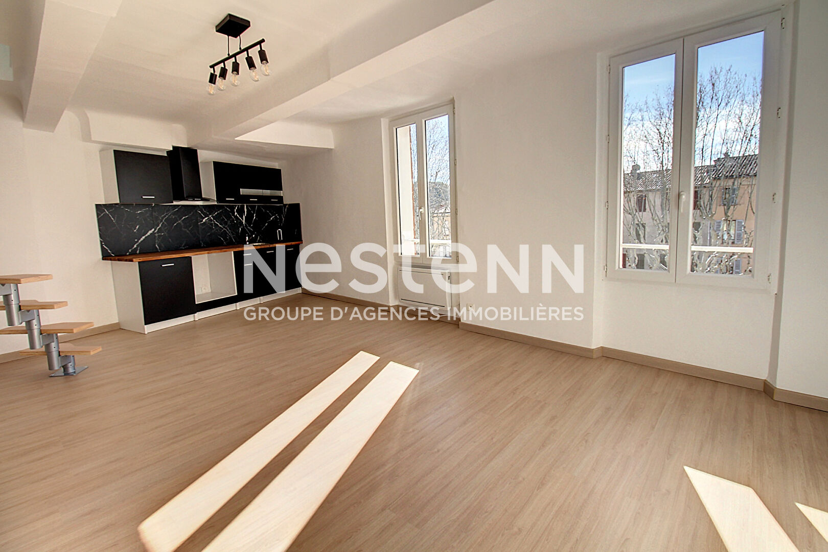 A VENDRE SALERNES - 2 Appartements très lumineux - 5 pièces