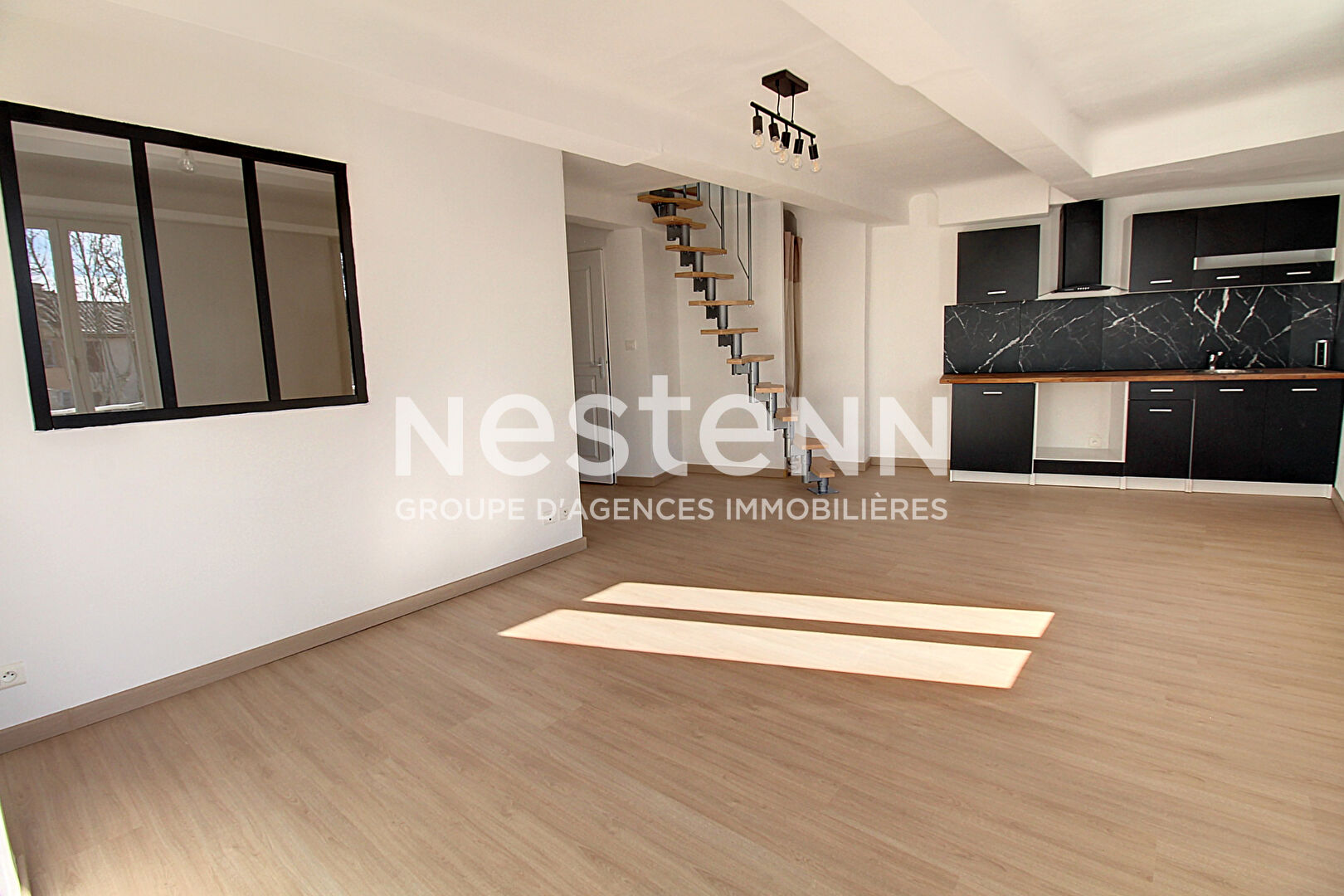 A VENDRE SALERNES - 2 Appartements très lumineux - 5 pièces
