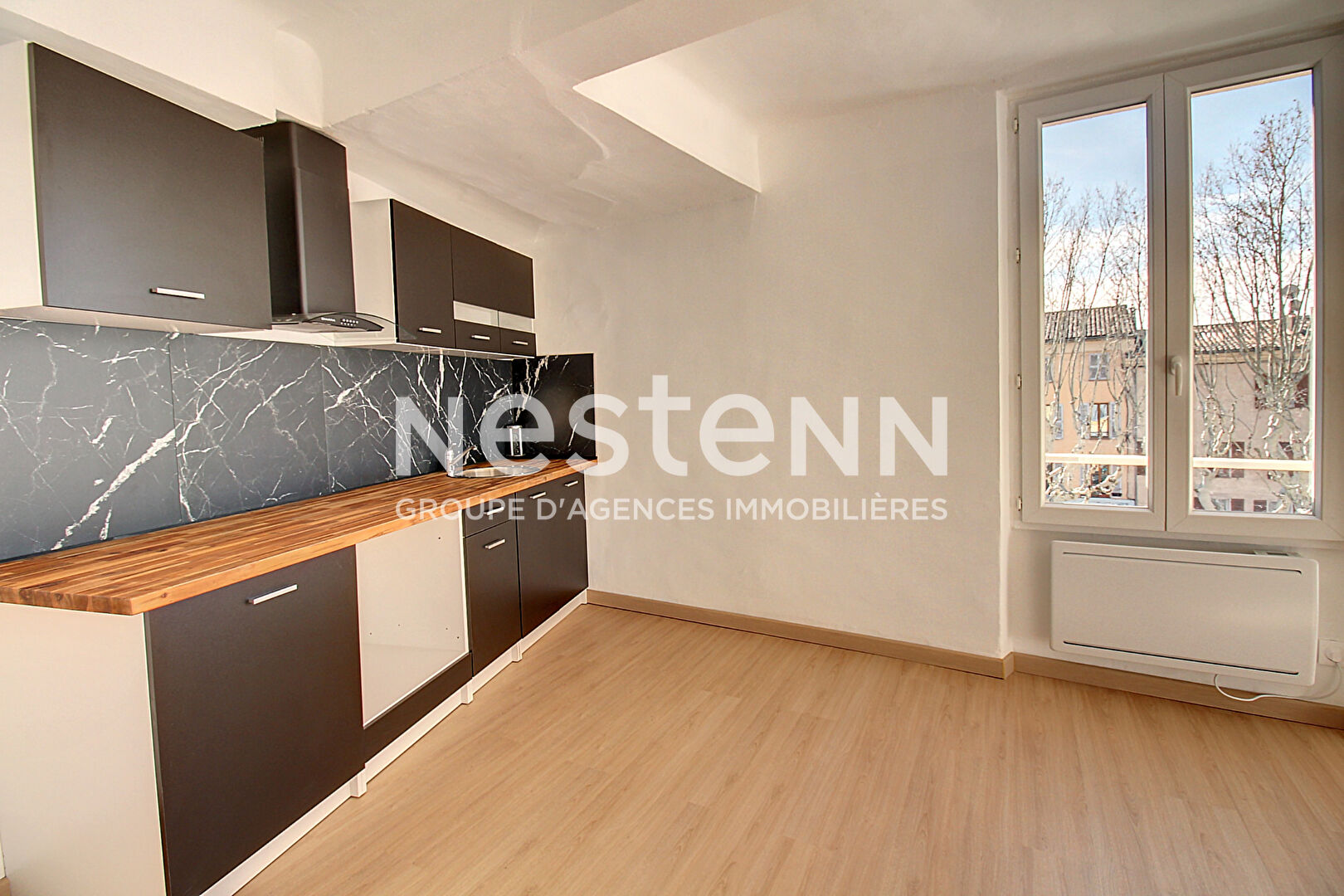 A VENDRE SALERNES - 2 Appartements très lumineux - 5 pièces