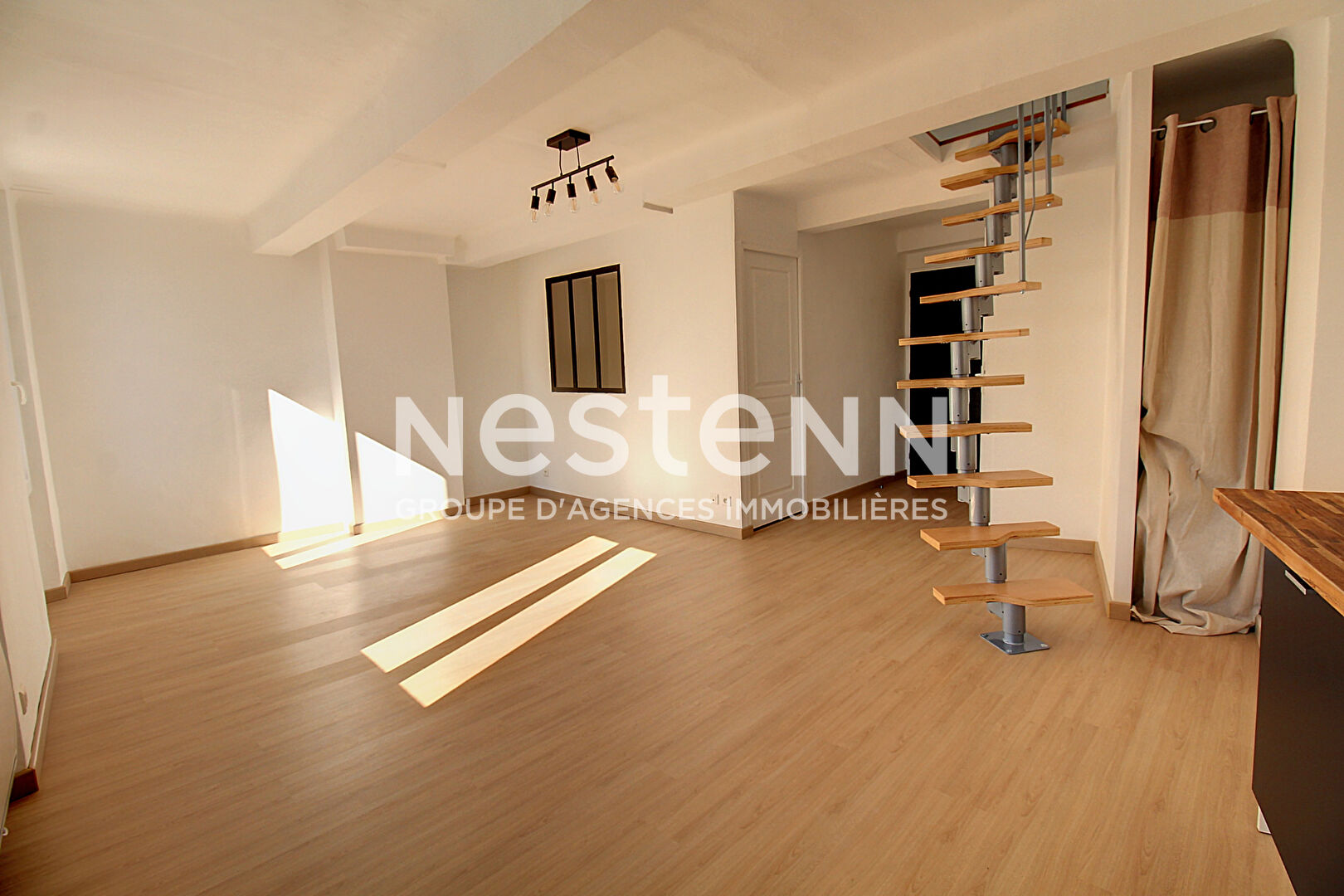 A VENDRE SALERNES - 2 Appartements très lumineux - 5 pièces