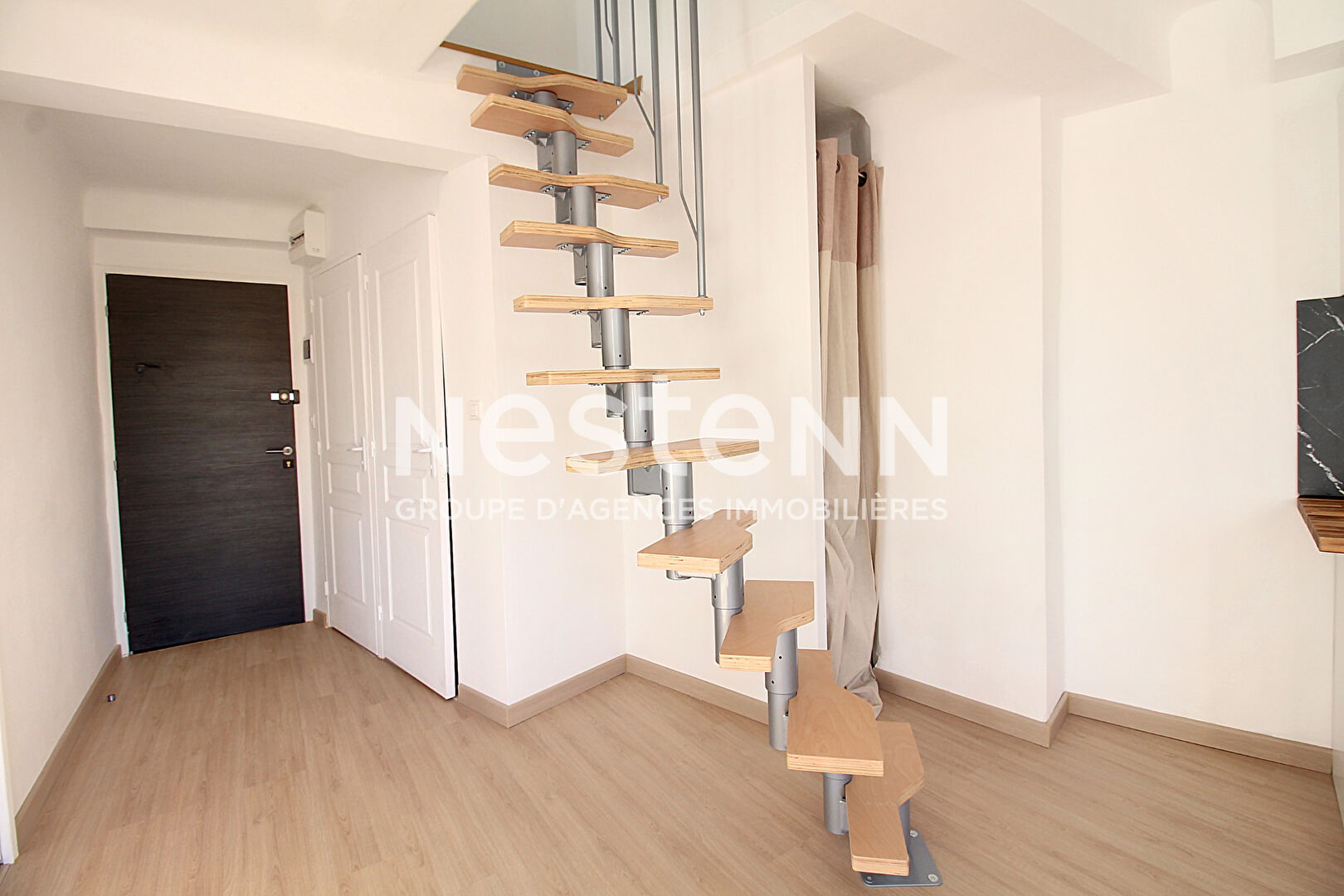 A VENDRE SALERNES - 2 Appartements très lumineux - 5 pièces
