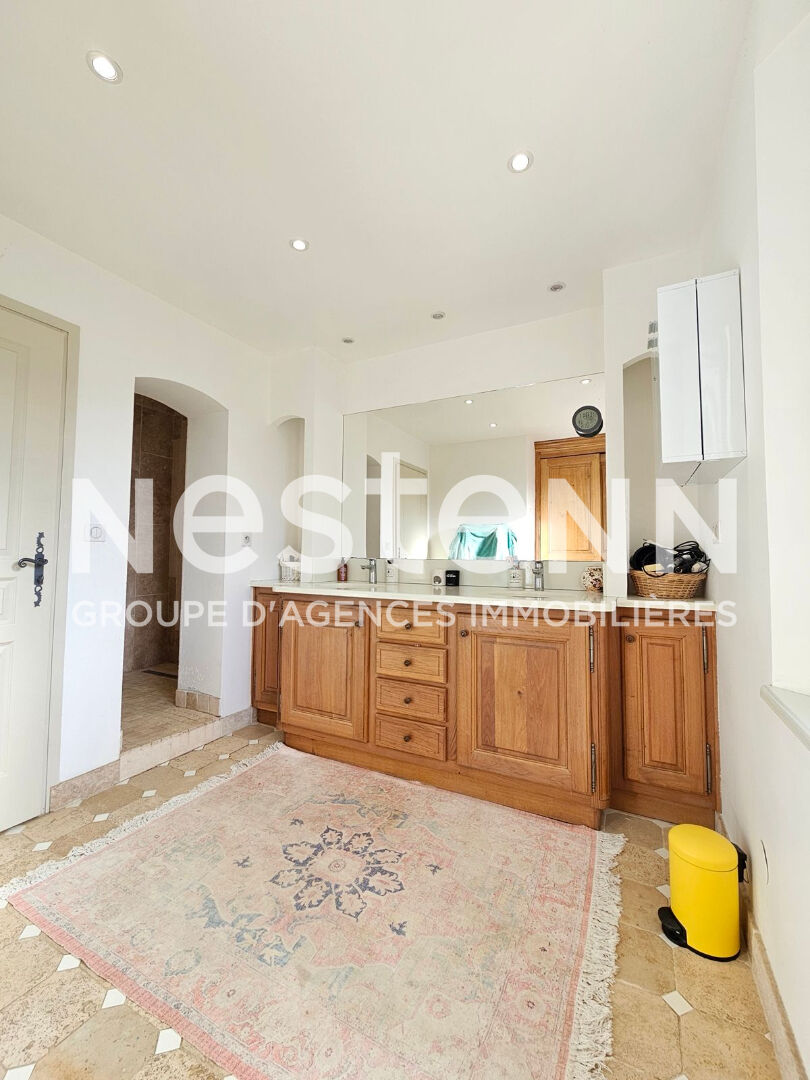 A VENDRE ! Maison Villecroze 5 pièces 140 m2 entièrement rénovée !! centre ville !!