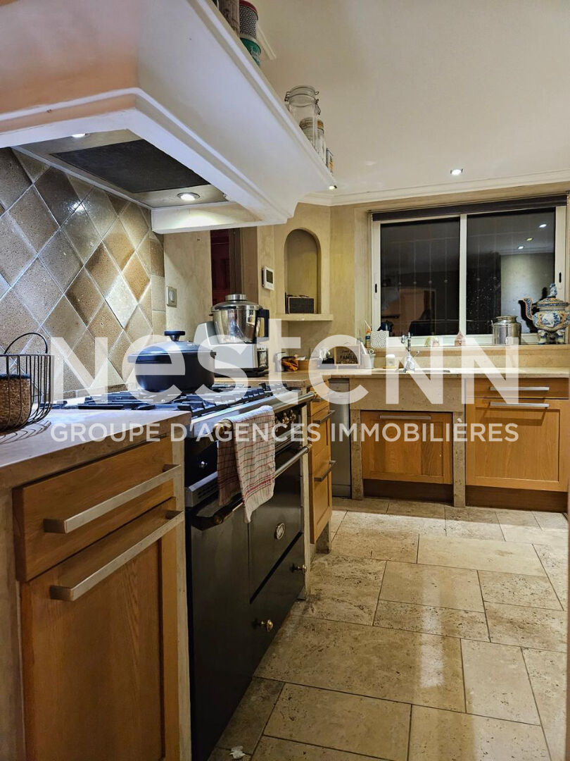 A VENDRE ! Maison Villecroze 5 pièces 140 m2 entièrement rénovée !! centre ville !!