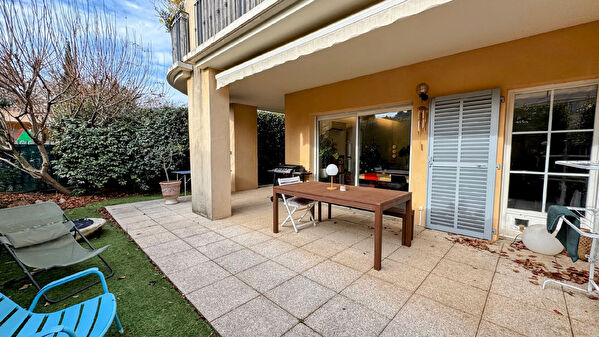 Vente par agence immobiliere à Meyreuil (13590)