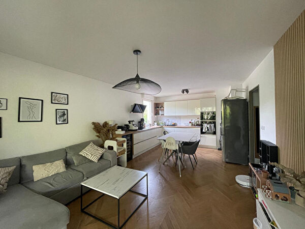 Vente par agence immobiliere à Venelles (13770)