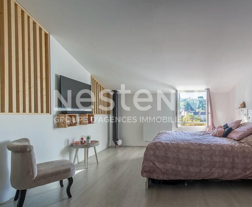 Appartement type 4 en duplex dans petite copropriété  au coeur du village , 13390 Auriol.