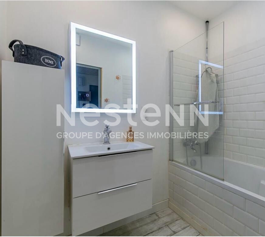 Appartement type 4 en duplex dans petite copropriété  au coeur du village , 13390 Auriol.