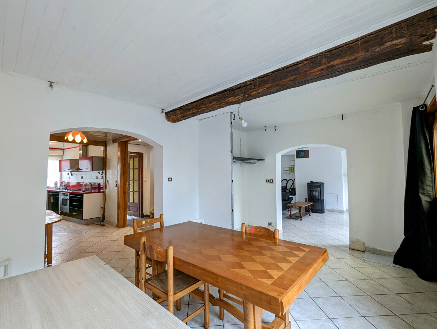 MAISON 4 CHAMBRES avec DEPENDANCES ET JARDIN