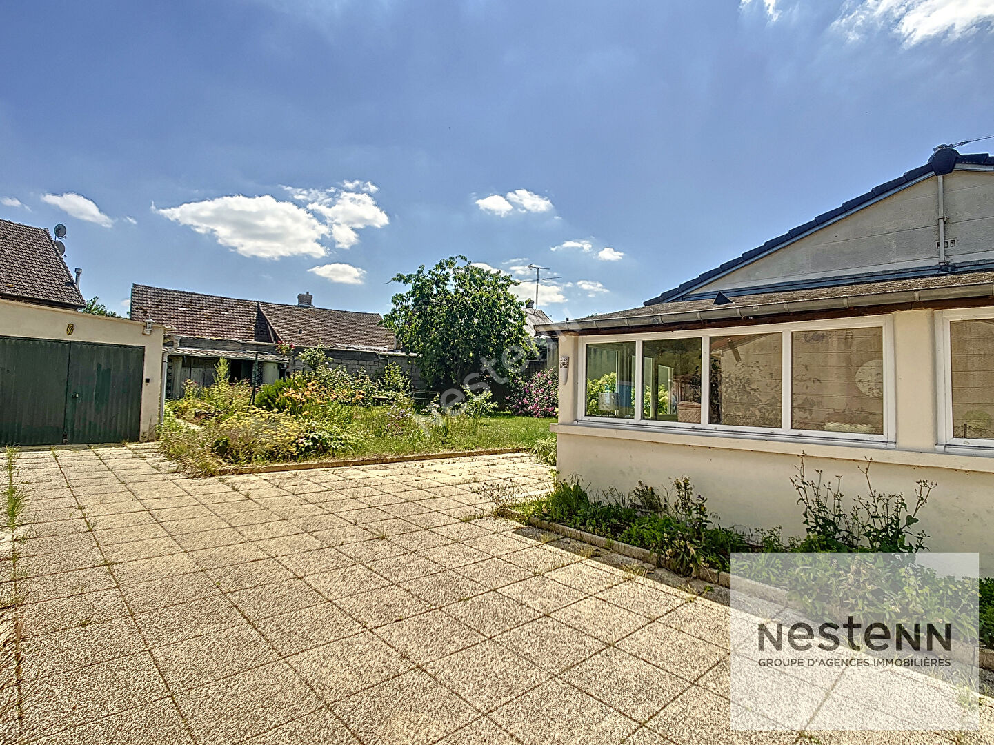 Pavillon de plain pied SAINT-GOBAIN / 82m² / 2 chambres / travaux récents / terrain clos de 600m² / garage / dépendances