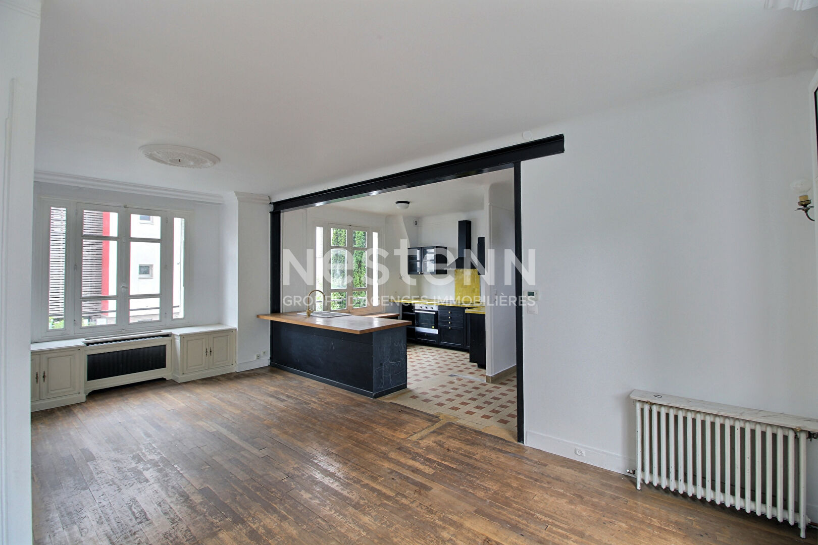 Maison avec jardin et garage - AVEC dépendances : maison 2 pièces et 2 espaces bureau