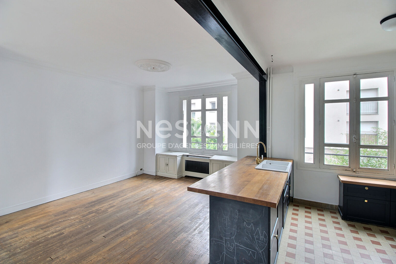 Maison avec jardin et garage - AVEC dépendances : maison 2 pièces et 2 espaces bureau