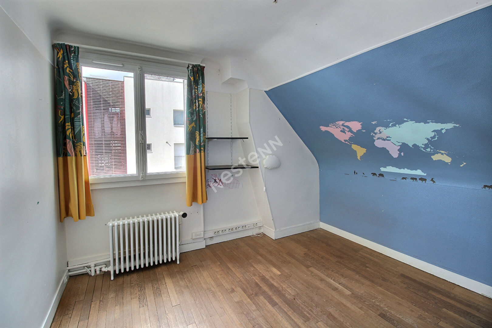 Maison avec jardin et garage - AVEC dépendances : maison 2 pièces et 2 espaces bureau