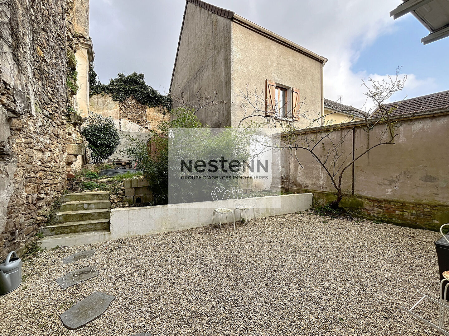 LEUVILLE SUR ORGE  À VENDRE  -  Maison rénovée 4 pièces - 76m²  -  2 chambres + terrasse + jardin + garage ? Proche écoles, commerces et axes routiers (N20/N104)