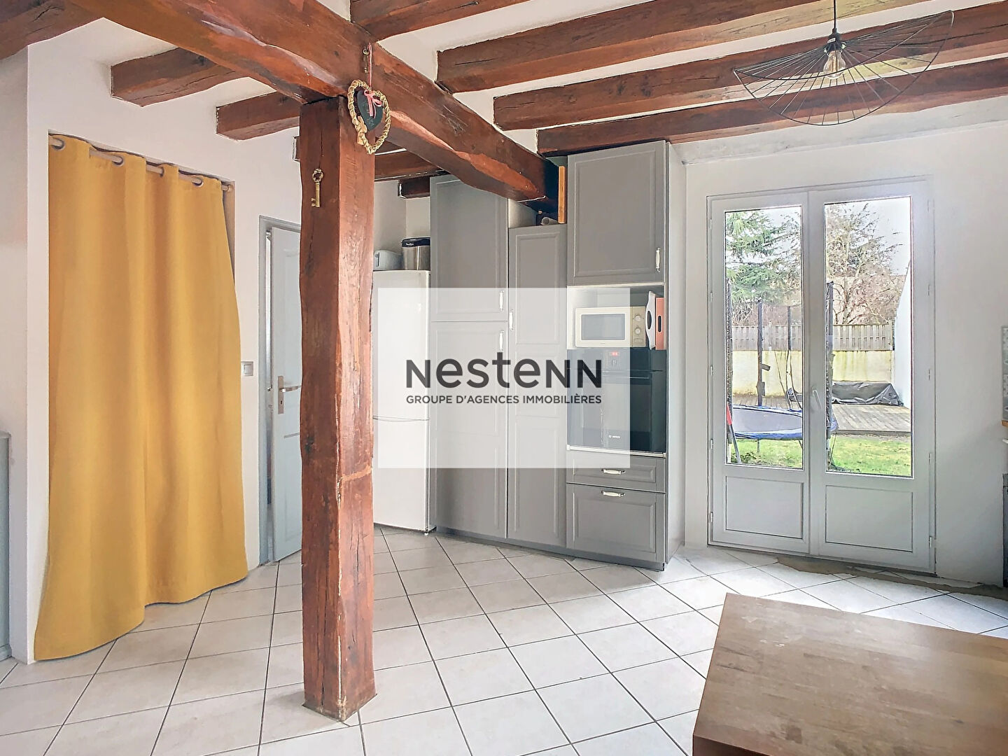 À Louer - Maison - Linas - 6 pièce(s) - 111 m2 - Terrasse - Jardin - Piscine - Garage