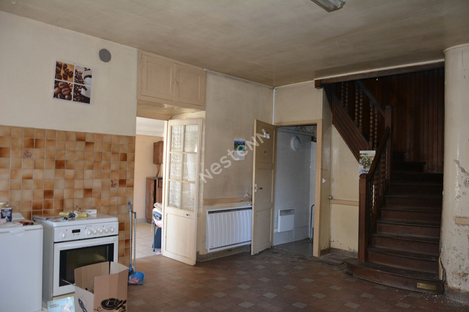 LINAS Maison de ville composée de 3 appartements-Cour-Atelier-Remises - 168 m² -