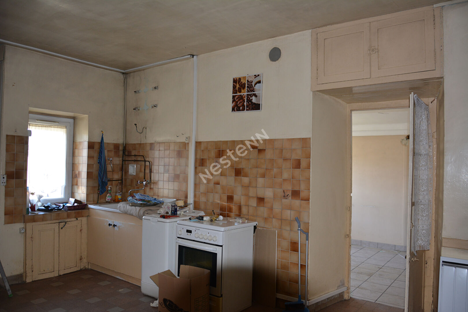LINAS Maison de ville composée de 3 appartements-Cour-Atelier-Remises - 168 m² -