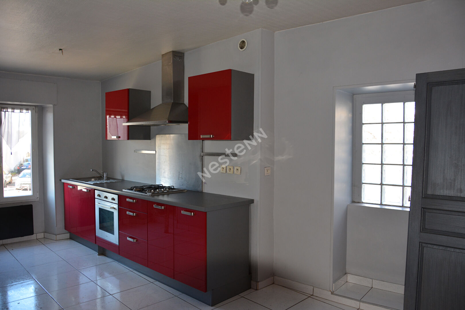 LINAS Maison de ville composée de 3 appartements-Cour-Atelier-Remises - 168 m² -