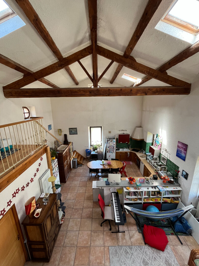 APPARTEMENT T6 DE 169 M² COMPRENANT 4 CHAMBRES ET UN BUREAU
