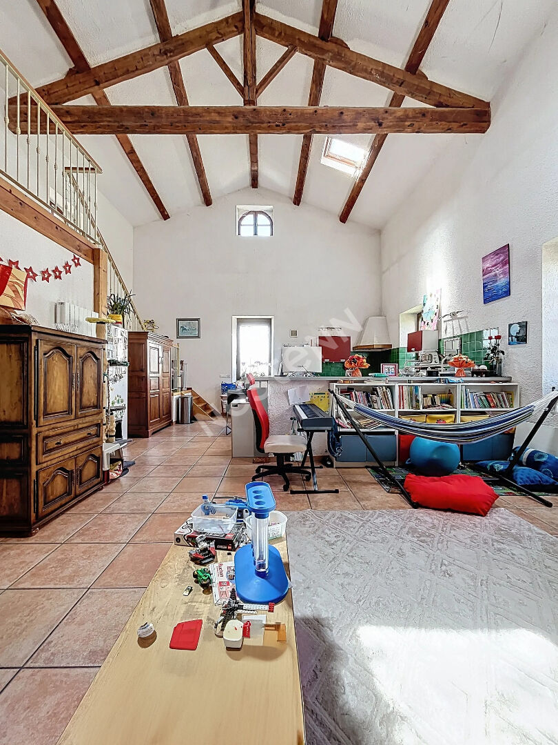 APPARTEMENT T6 DE 169 M² COMPRENANT 4 CHAMBRES ET UN BUREAU