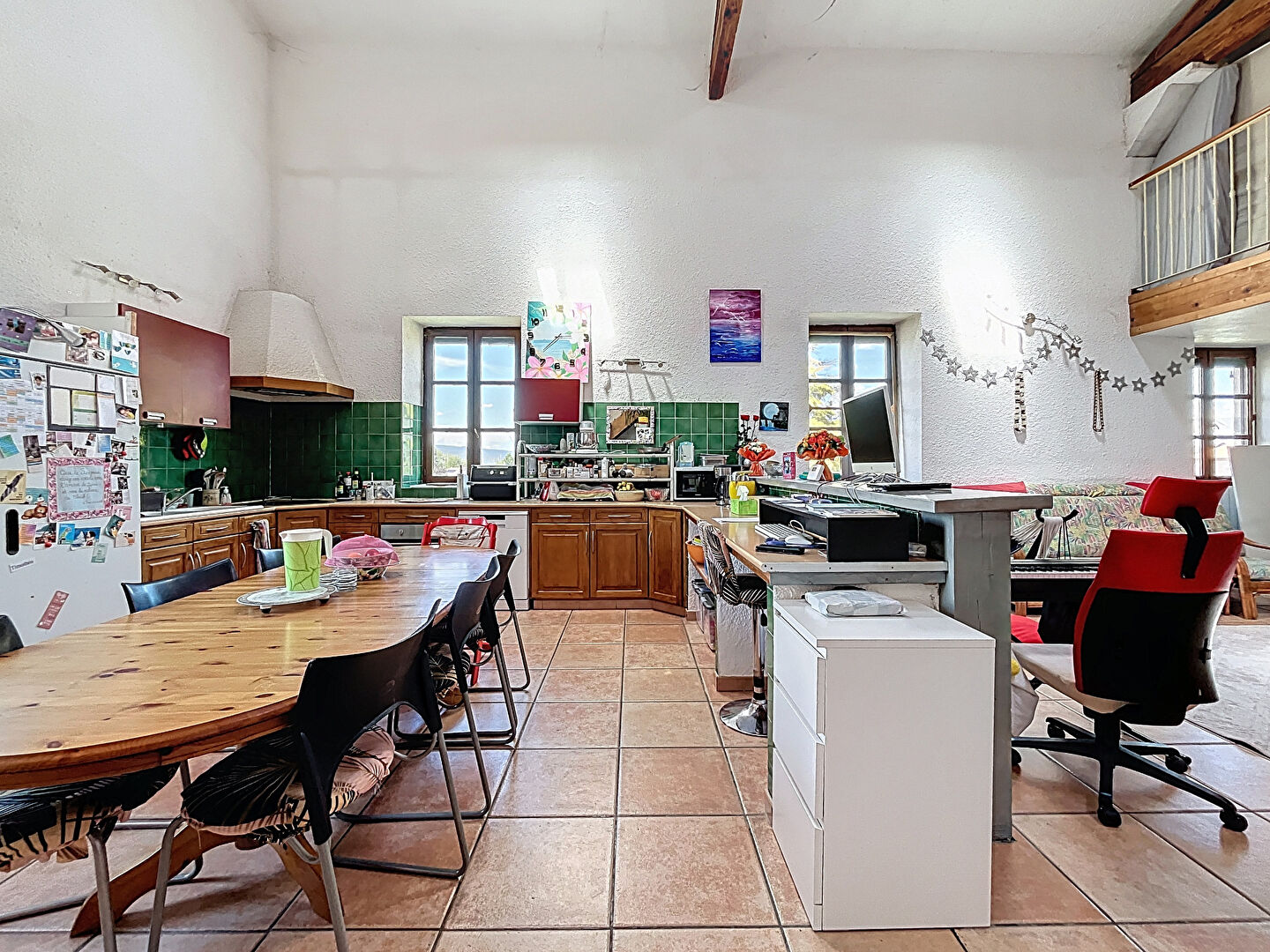 APPARTEMENT T6 DE 169 M² COMPRENANT 4 CHAMBRES ET UN BUREAU