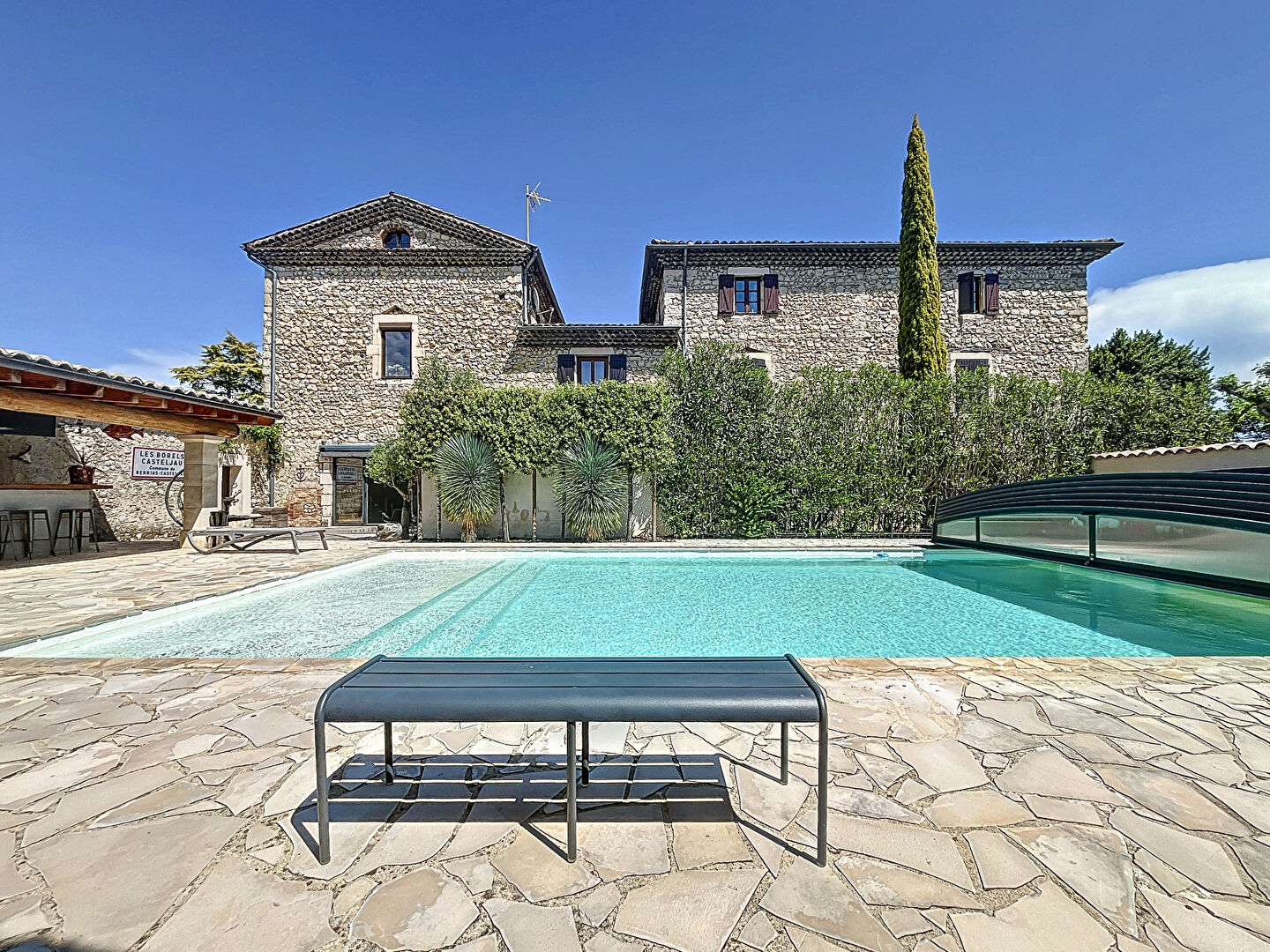 MAISON DE GRAND STANDING DE 188 M² AVEC PISCINE