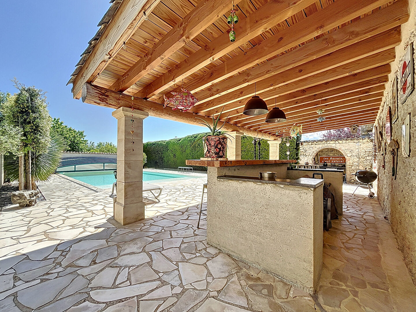 MAISON DE GRAND STANDING DE 188 M² AVEC PISCINE