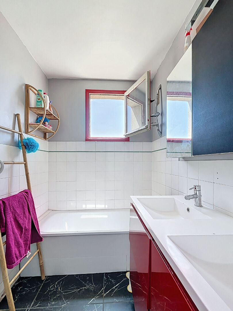 EXCLUSIVITE - APPARTEMENT T4 DE 75 M² AU 2EME ETAGE