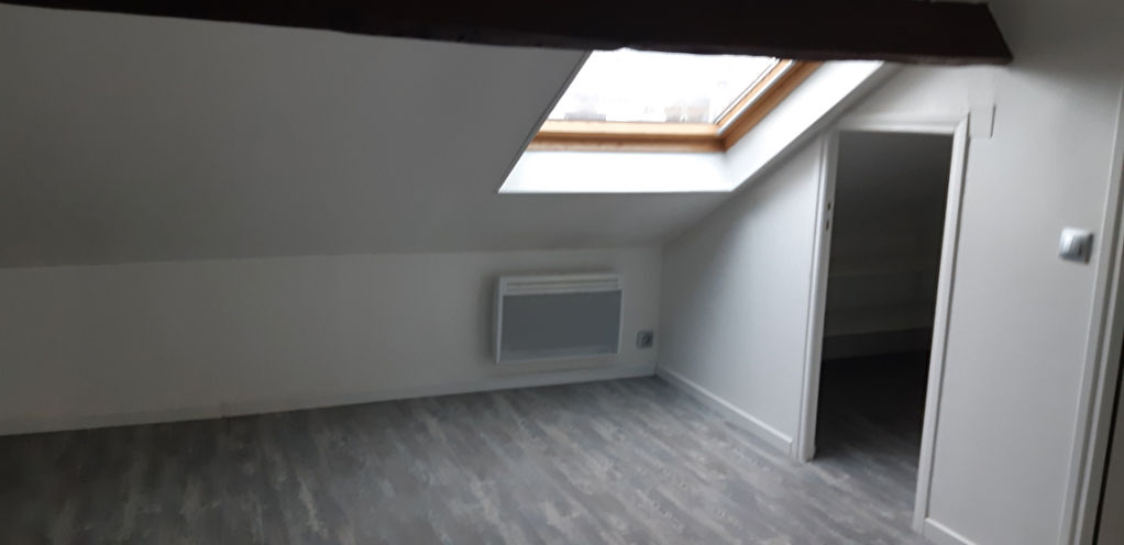 A LOUER, T2 de 47.06m², 29.20 habitable rue de Douai - PORTE DE DOUAI