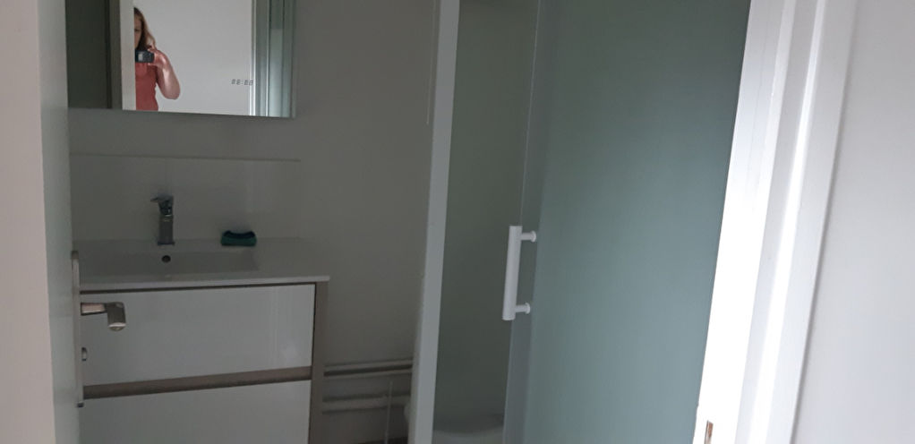 A LOUER, T2 de 47.06m², 29.20 habitable rue de Douai - PORTE DE DOUAI