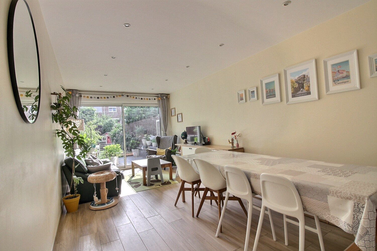 EURATECHNOLOGIES : 3 chambres - bureau- salle de jeu - jardin