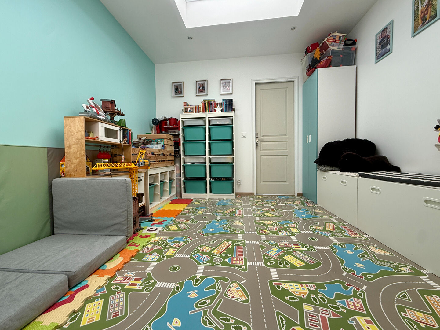 EURATECHNOLOGIES : 3 chambres - bureau- salle de jeu - jardin
