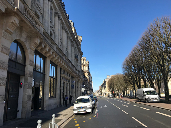 Vente par agence immobiliere à Lille (59000)