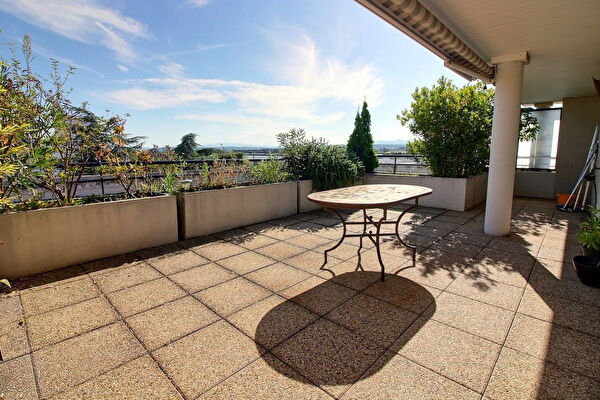 Vente par agence immobiliere à Lyon 7 (69007)